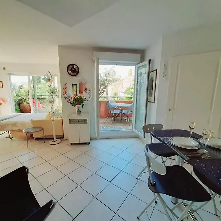 Apartment Joli
